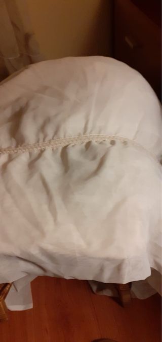 2 cortinados brancos