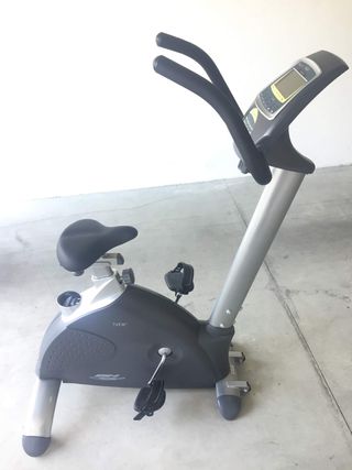 Bicicleta estática - BH Fitness