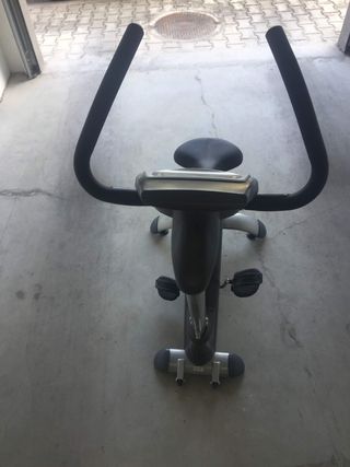 Bicicleta estática - BH Fitness
