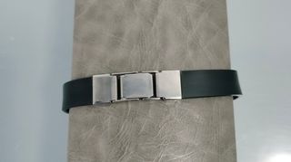 Pulsera de caucho y metal