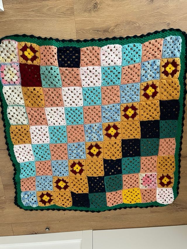 Peça de lã feita à mão