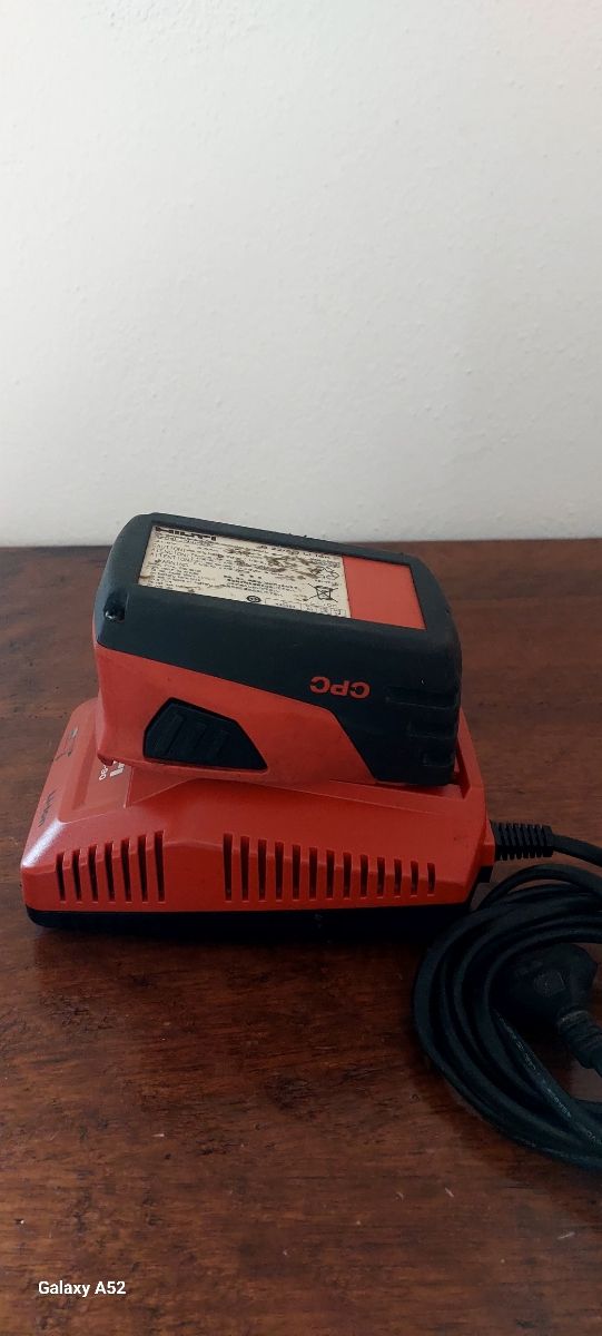 Caricabatteria batteria Hilti