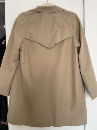 Gabardina de niña de Zara
