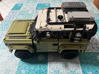 Lego Techinc 42110 Defender