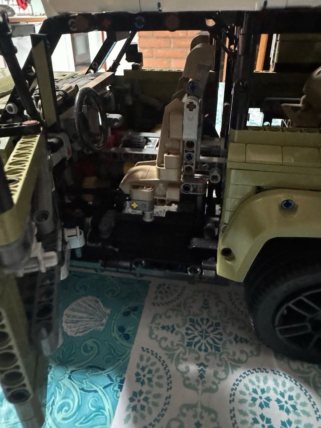 Lego Techinc 42110 Defender