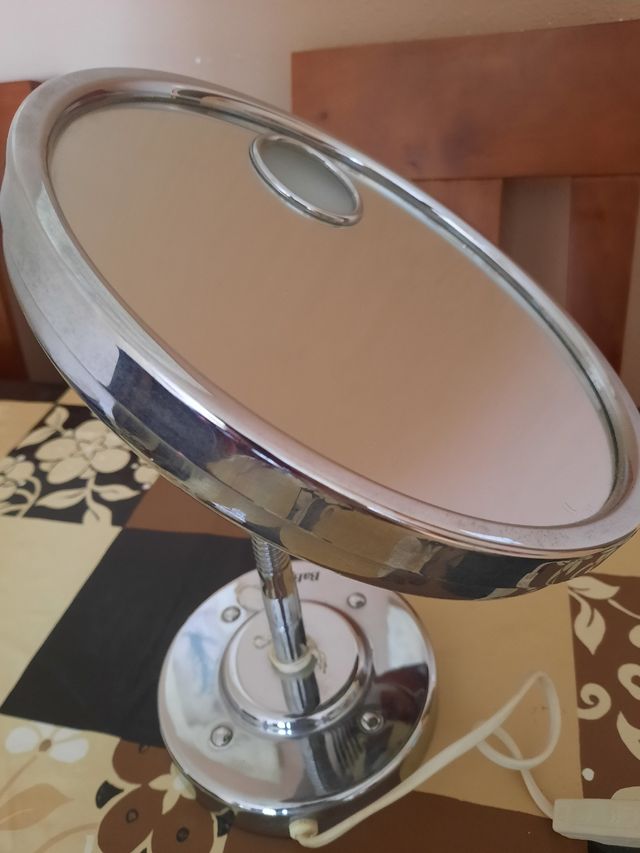 Espejo de aumento con luz