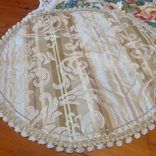 Lote 2 tapetes antiguos de mesa