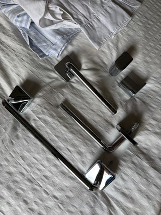 Conjunto ROCA Victoria de accesorios baño