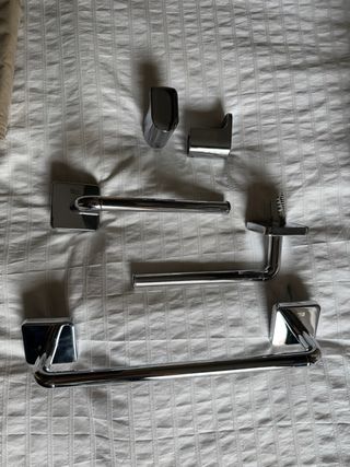 Conjunto ROCA Victoria de accesorios baño