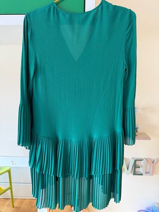 Blusa ZARA verde talla XS.