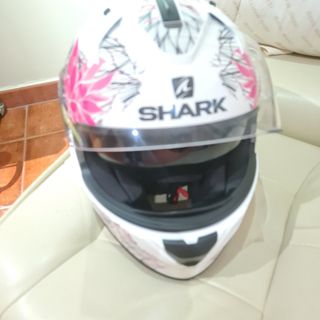 Vendo chaqueta de moto y casco, nuevos