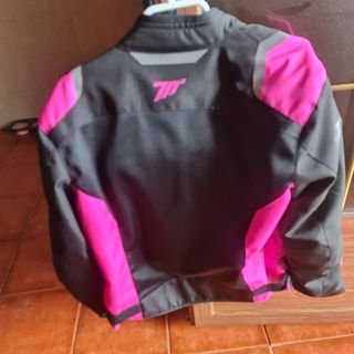 Vendo chaqueta de moto y casco, nuevos