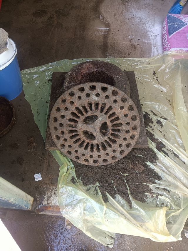 Sumidero antiguo,recoger en persona