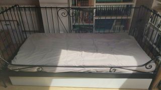 Cama - diván de Ikea forja  cama nido