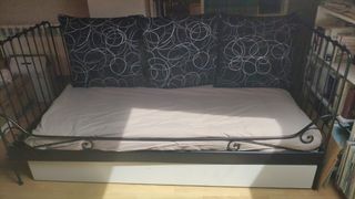 Cama - diván de Ikea forja  cama nido