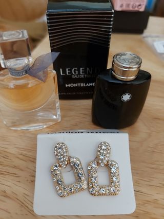 2 PERFUMES Y UNOS PENDIENTES CHAPADOS
