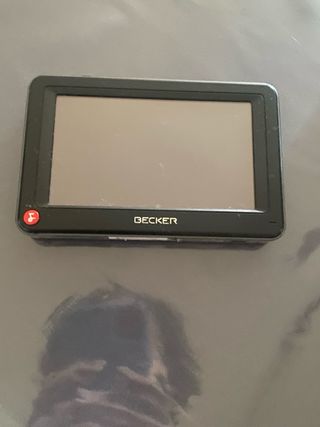 NAVEGADOR GPS “BECKER” PARA VEHÍCULOS