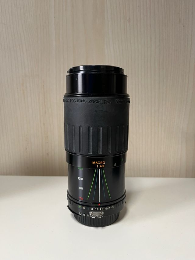 Vivitar 70/210mm F4.5/5.6 Macro Focusing Zoom Lens