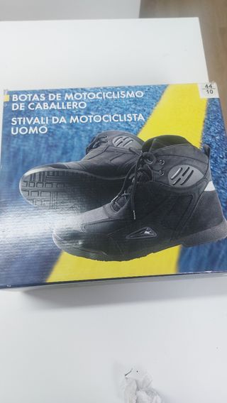 Vendo Casco, botas, guantes y gafas moto