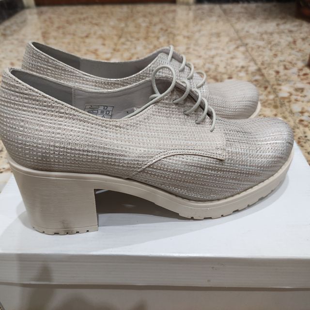 Zapatos de piel  Tacón plata