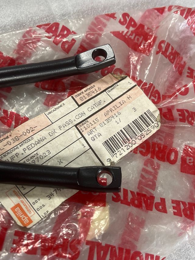 Estribo trasero aprilia AF125 90/92