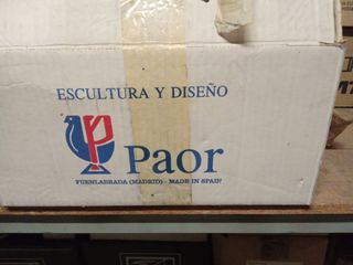 Figura hada mariposa en roca, Paor