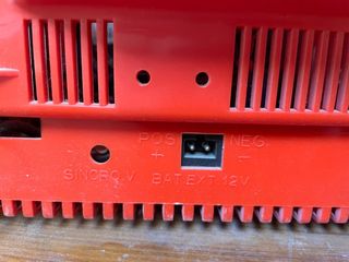 Tv antiguo Elbe 12” color rojo