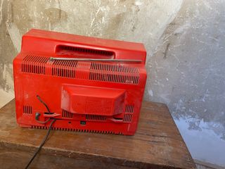 Tv antiguo Elbe 12” color rojo