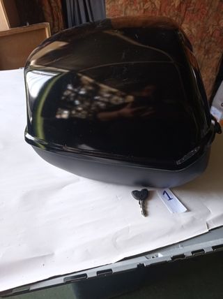 BAUL DE CASCOS  DE MOTOS