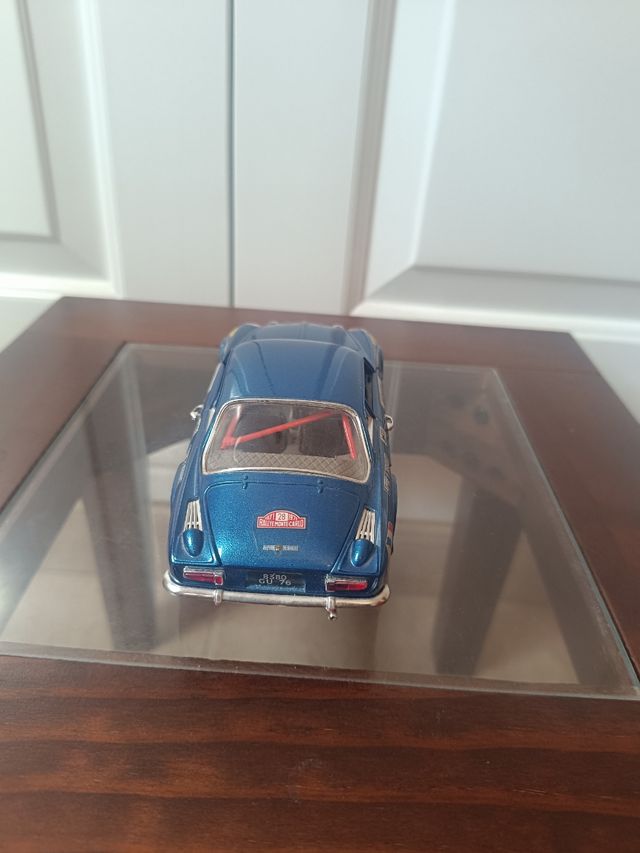 Coche miniatura Renault Alpine A110