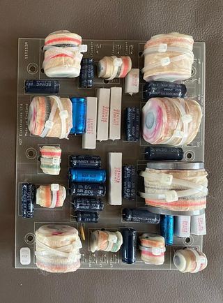 Crossovers Kef 104/2 (SP 2173) (bi-cableados)