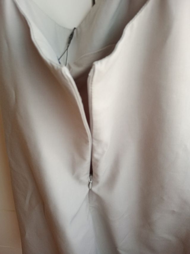 Vestido gris de tirantes verano