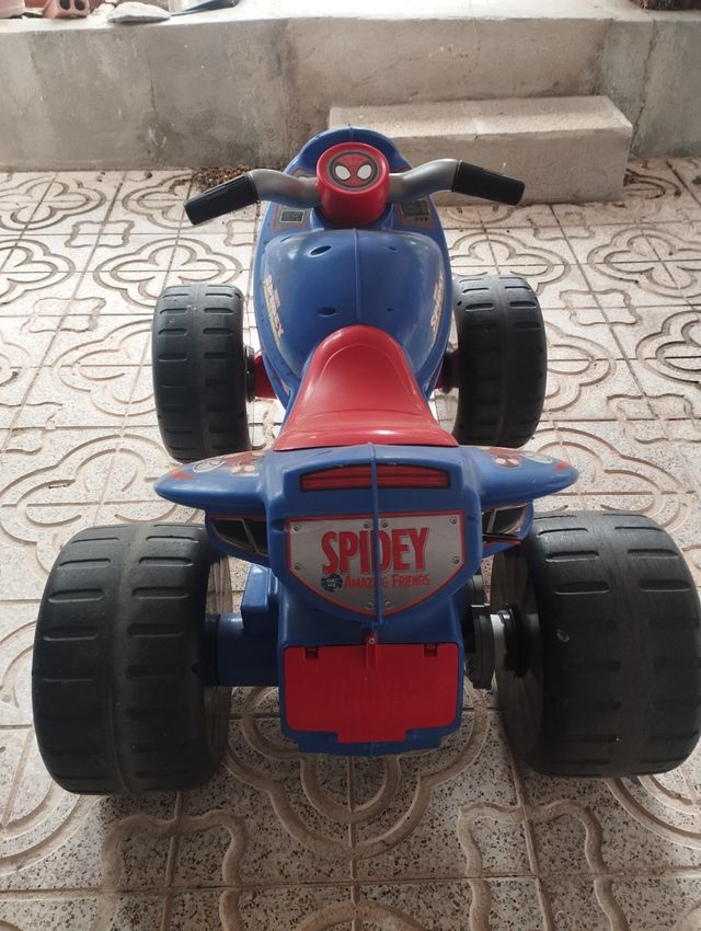 Quad spidey y sus amigos