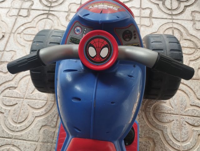 Quad spidey y sus amigos