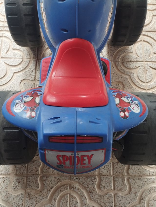 Quad spidey y sus amigos