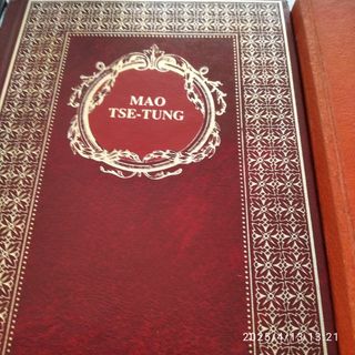 3 libros históricos.