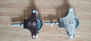 POLEAS PARA TENDEDERO Y MANGUERA