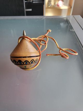 Trottola yoyo con decorazioni