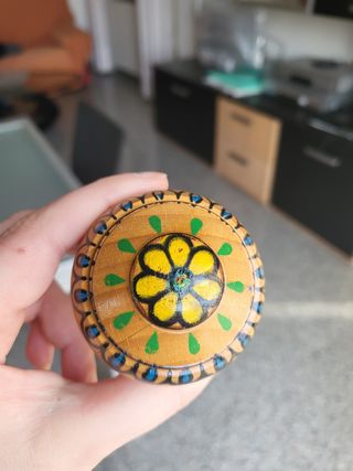 Trottola yoyo con decorazioni