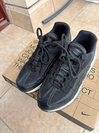 NIKE WMNS Air Max 95