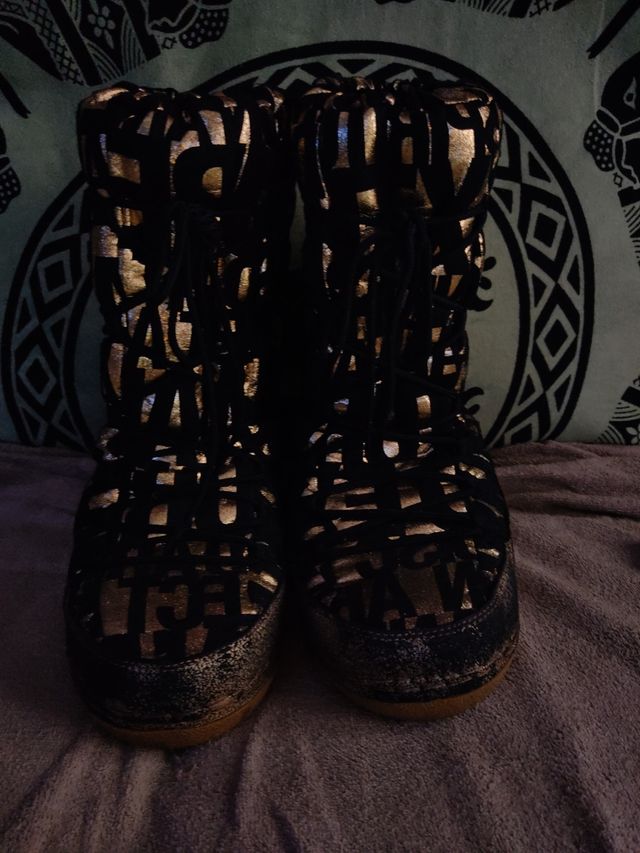 BOTAS DESCANSO.NOSIX. 
NUMERO 38 (DA TALLAS)