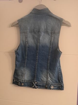 Chaleco elástico vaquero Stradivarius 