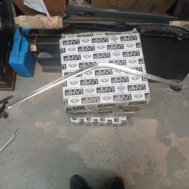 Piezas Dodge 3700 GT y Authi Morris, MG,