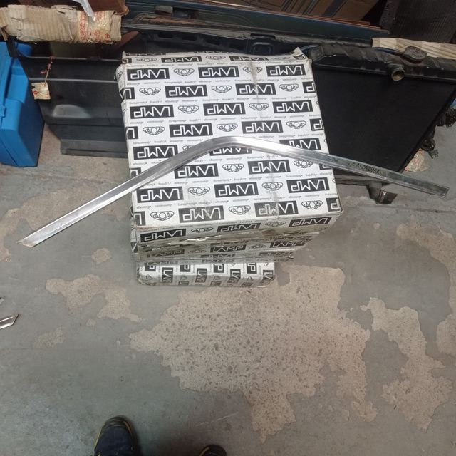 Piezas Dodge 3700 GT y Authi Morris, MG,