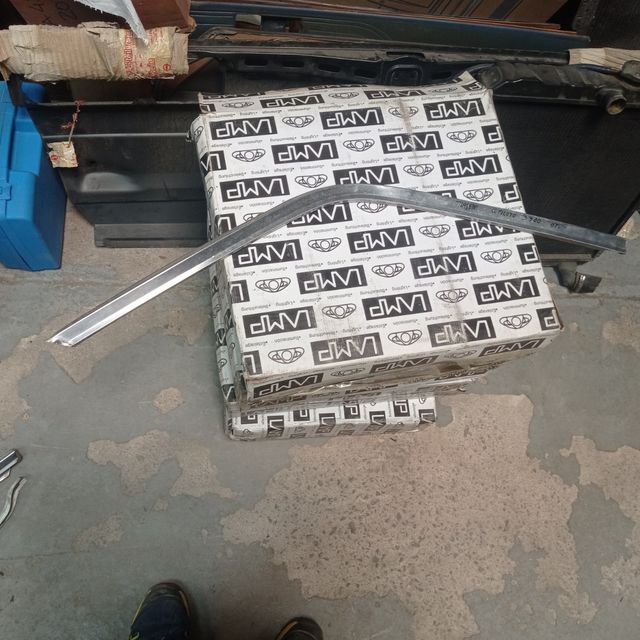 Piezas Dodge 3700 GT y Authi Morris, MG,