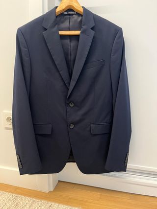 Traje ZARA hombre
americana y pantalon