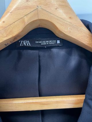 Traje ZARA hombre
americana y pantalon