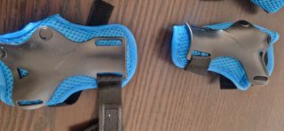 Protecciones para patinete o skate. Niño
