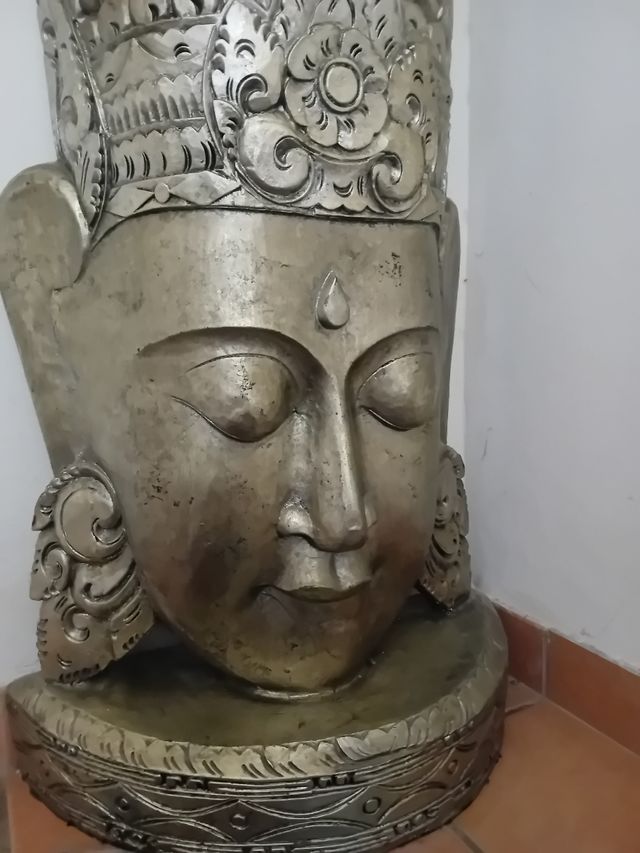Cabeza buda madera plata de 150 alto