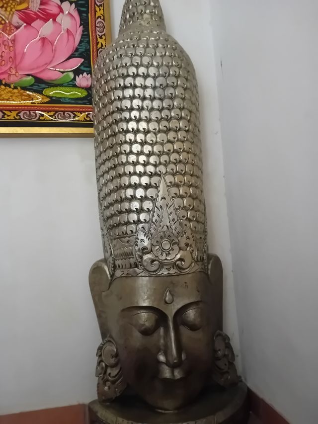 Cabeza buda madera plata de 150 alto